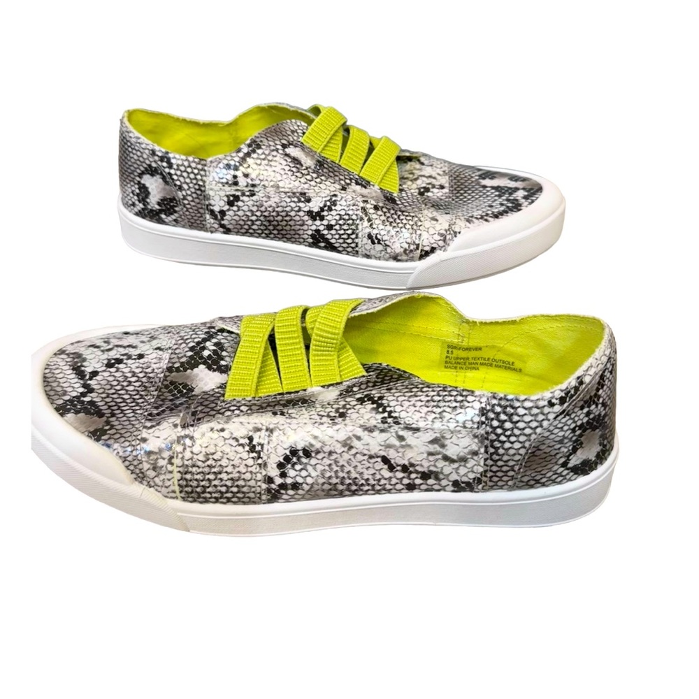 SUGAR forever brand faux snakeskin women’s slip on shoes sneakers size 8.5